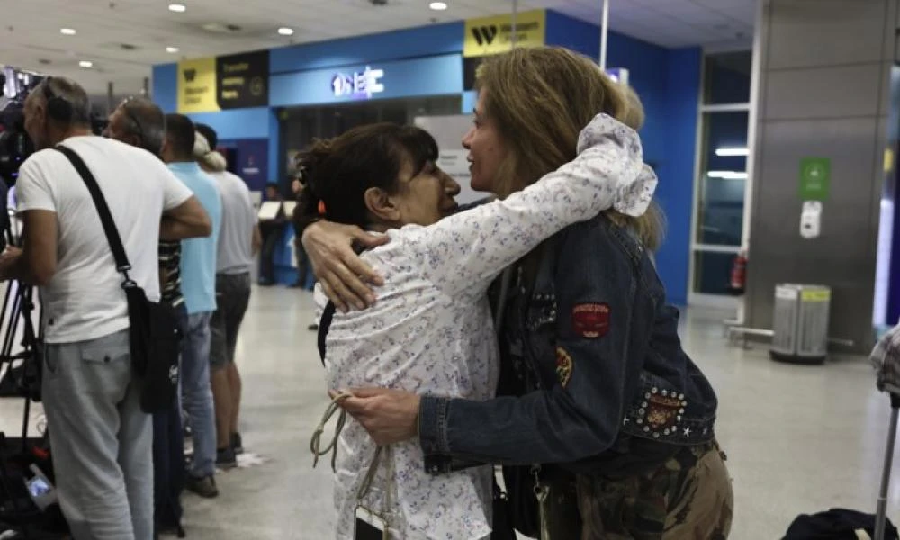 Mαρτυρίες από τους πρώτους Έλληνες που κατέφτασαν από το Ισραήλ: «Σκότωναν τον κόσμο χωρίς έλεος»